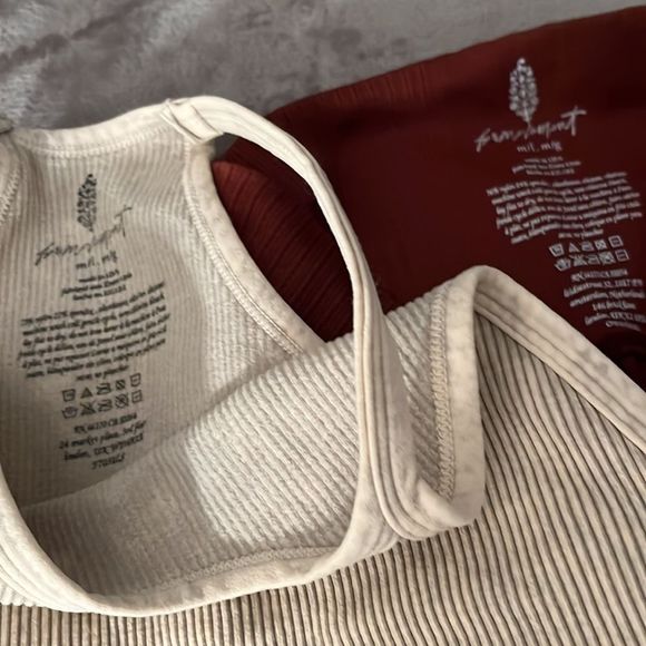 Free People Happiness Runs Tank & Free People Good Karma Leggings Set MSRP $108 - Picture 11 of 14